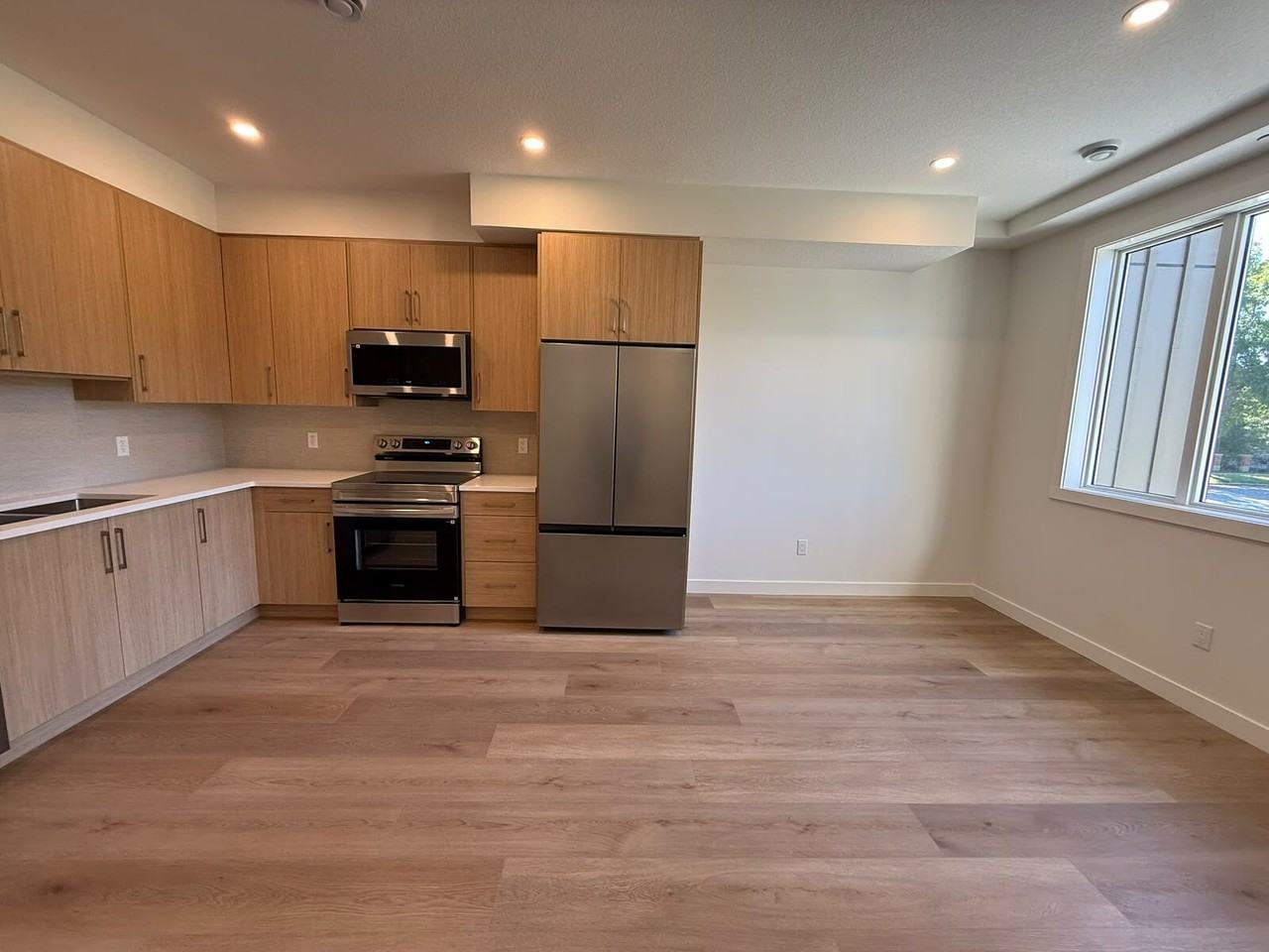 1402 5 St Ne - Photo 3 of 33