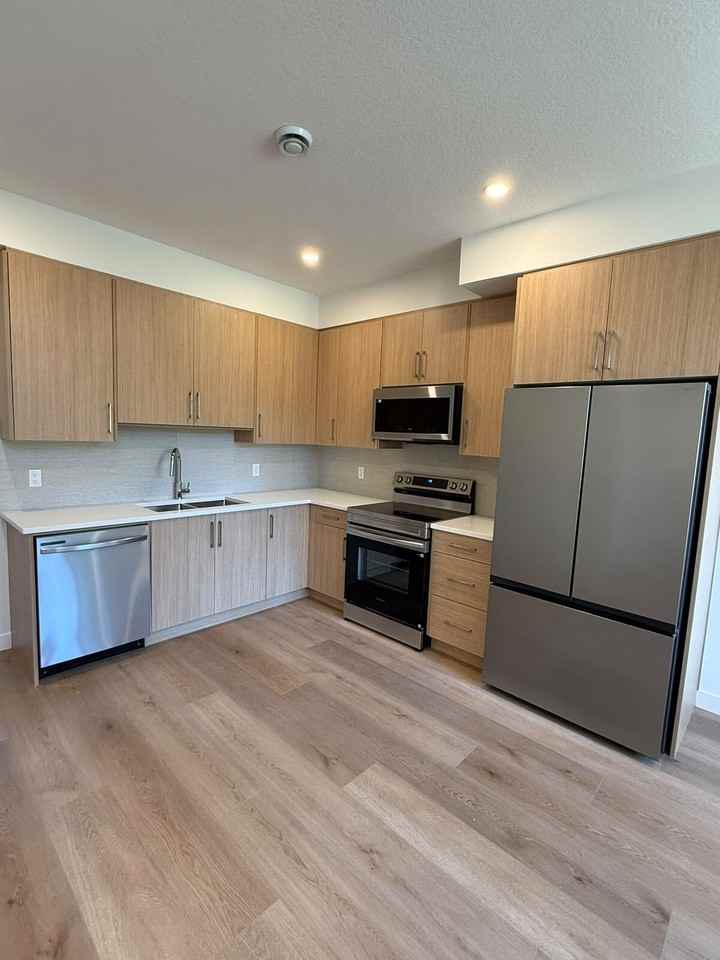 1402 5 St Ne - Photo 4 of 33