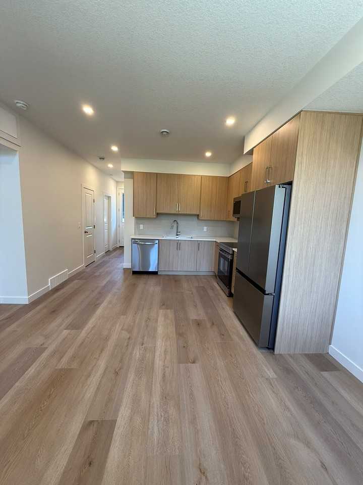 1402 5 St Ne - Photo 5 of 33