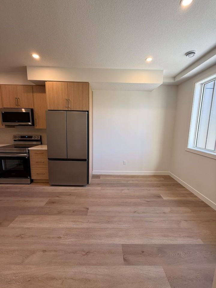 1402 5 St Ne - Photo 7 of 33