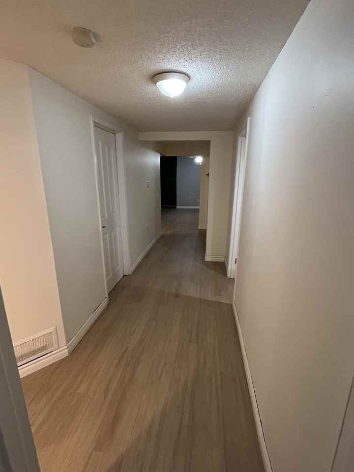 2124B 52 Ave Sw - Photo 7 of 15