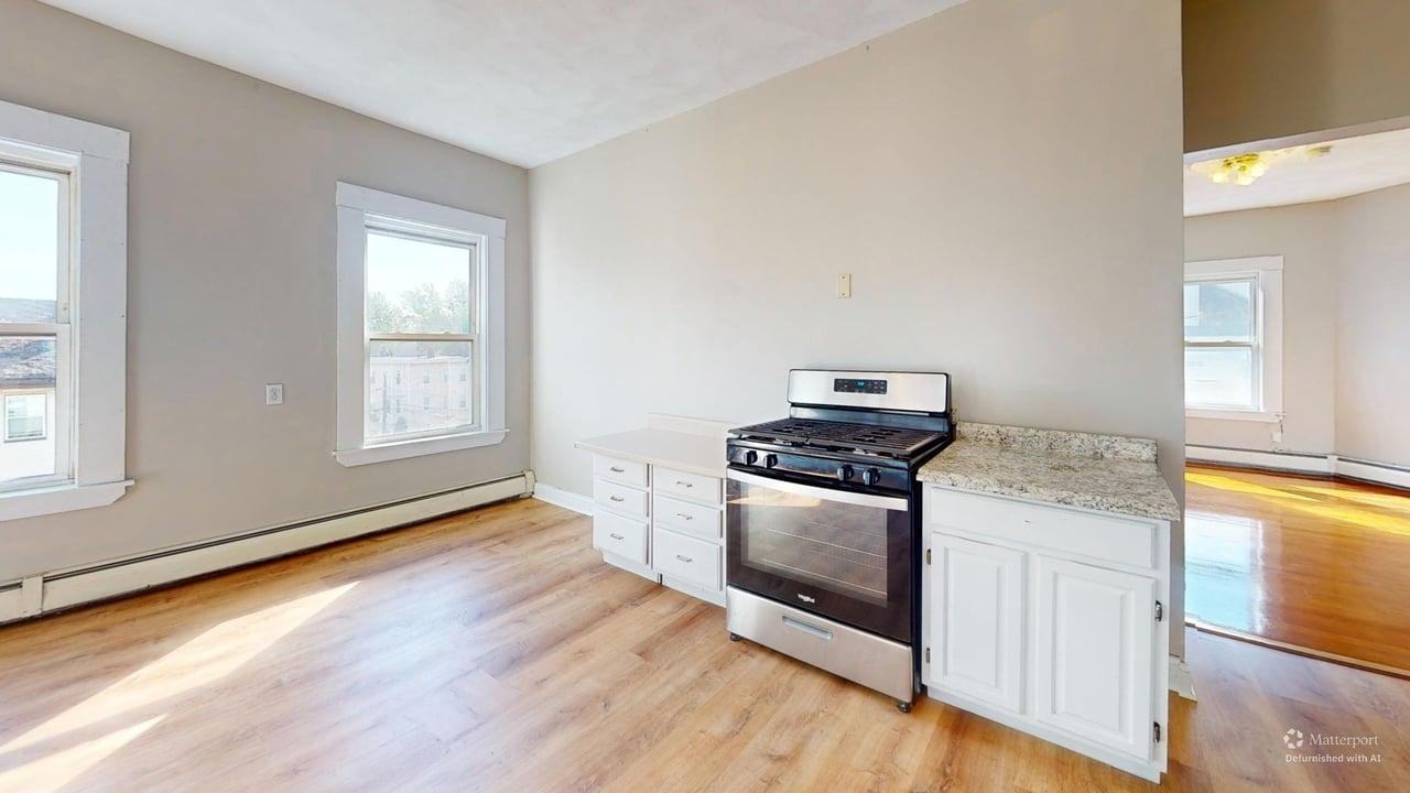 40 Mozart St #3 - Photo 2 of 13