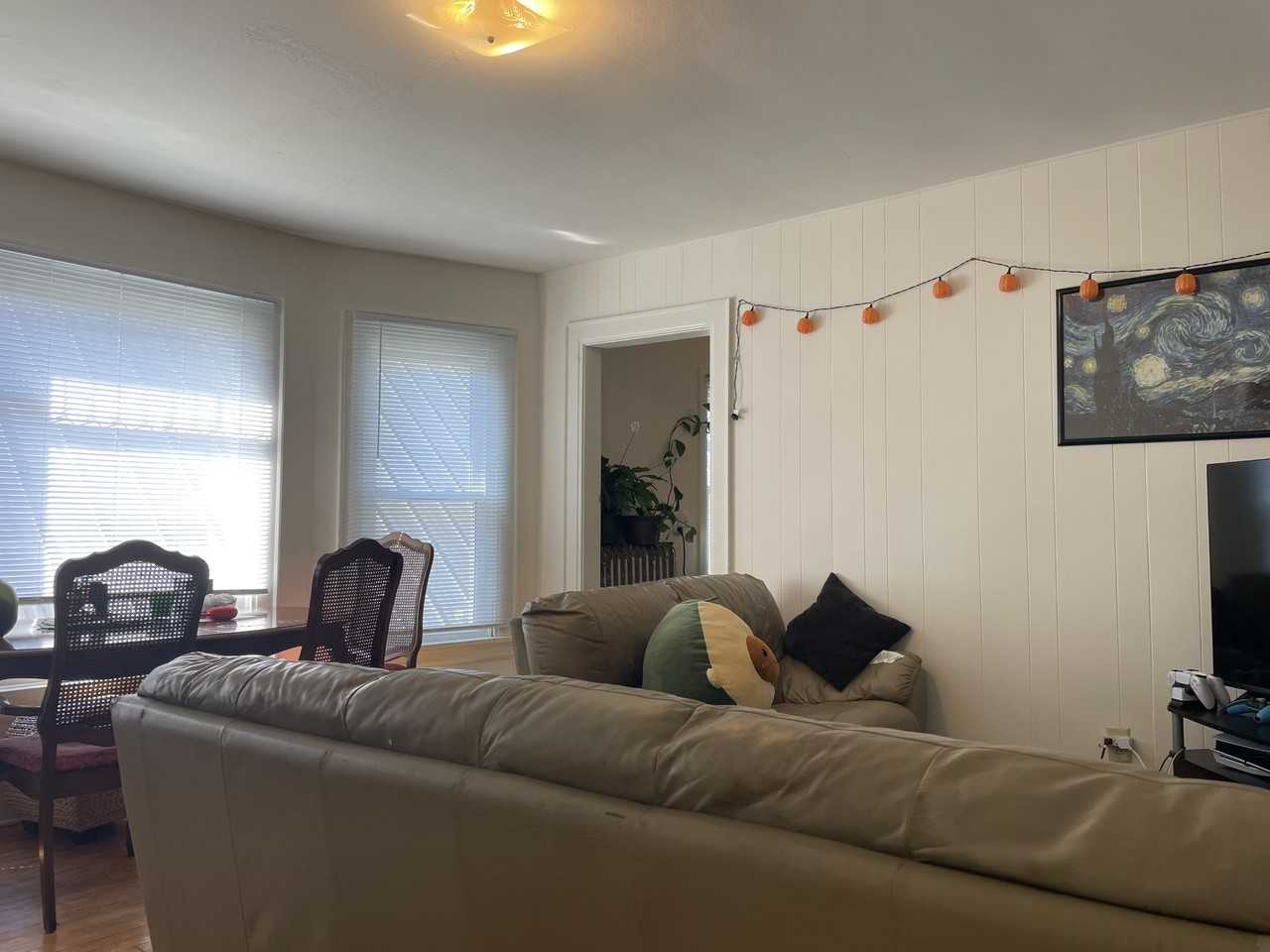 834 E Gorham St #3 - Photo 3 of 25