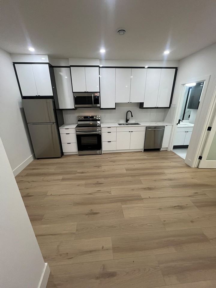 2244 Halifax Cres Nw - Photo 2 of 13