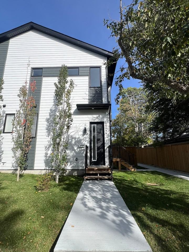 2244 Halifax Cres Nw - Photo 3 of 13