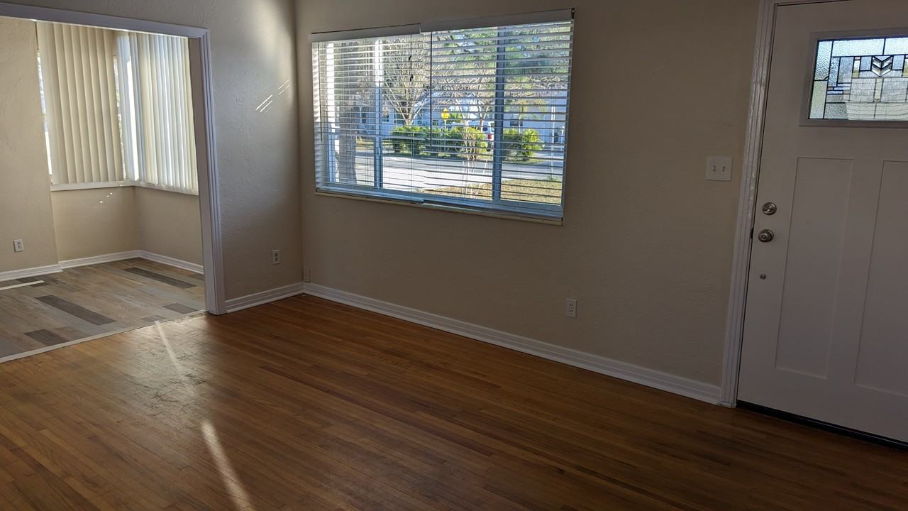 501 37th Ave Ne #NA - Photo 7 of 24