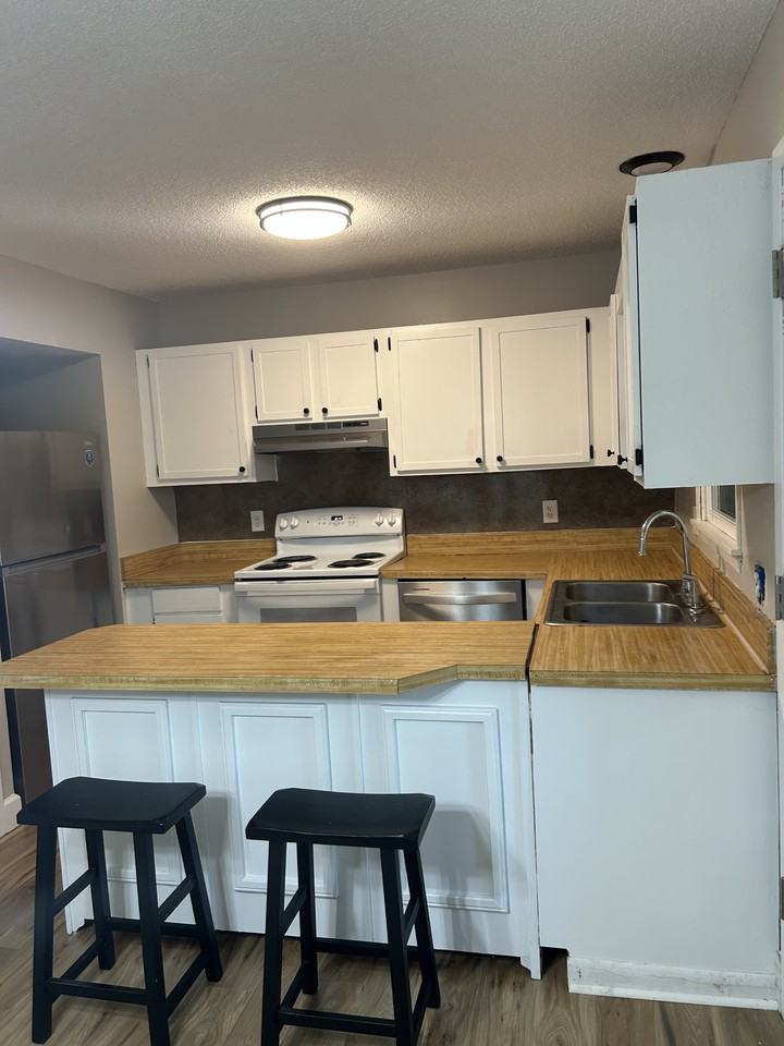 311 Emerald Dr #311 - Photo 6 of 17