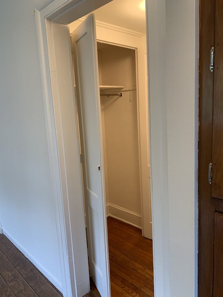 27 Oakland Ave #1B - Photo 6 of 16