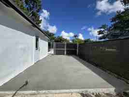 featured image of 736 Nw 8th Ave #1