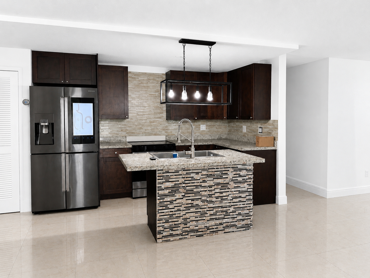 736 Nw 8th Ave #NA - Photo 2 of 12