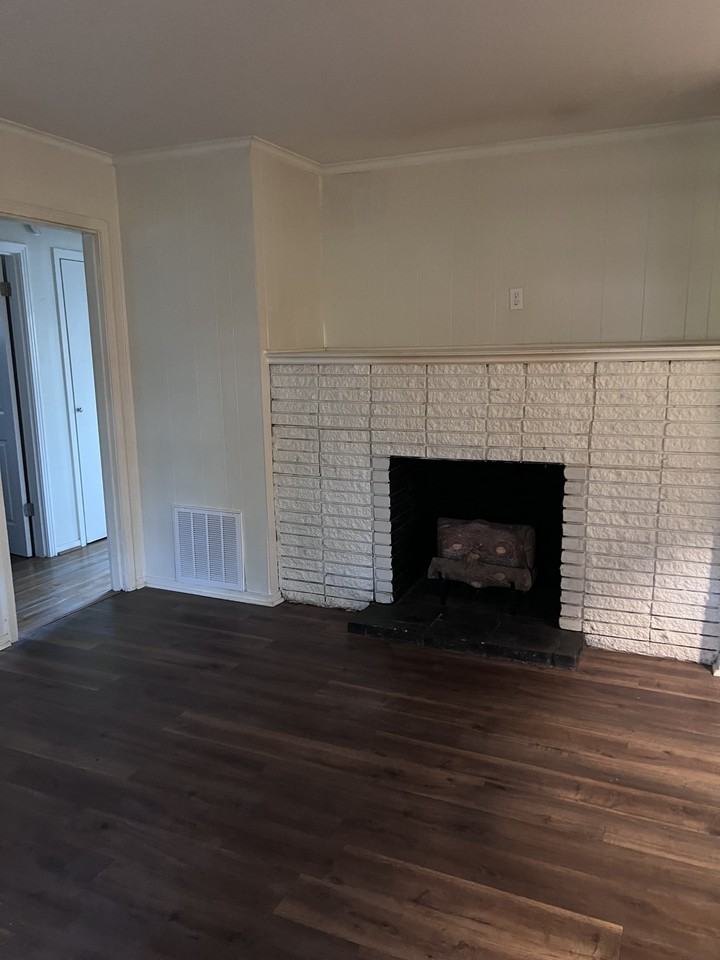 408 Pickwick Ln #NA - Photo 3 of 8