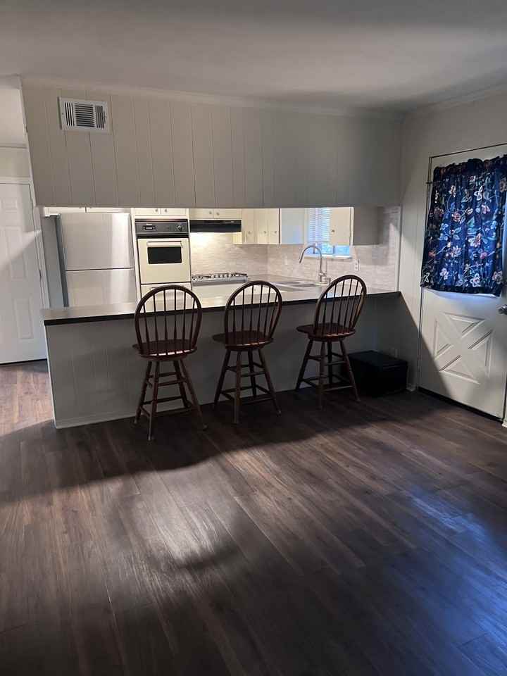 408 Pickwick Ln #NA - Photo 4 of 8