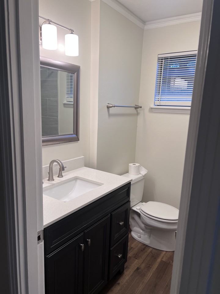 408 Pickwick Ln #NA - Photo 7 of 8