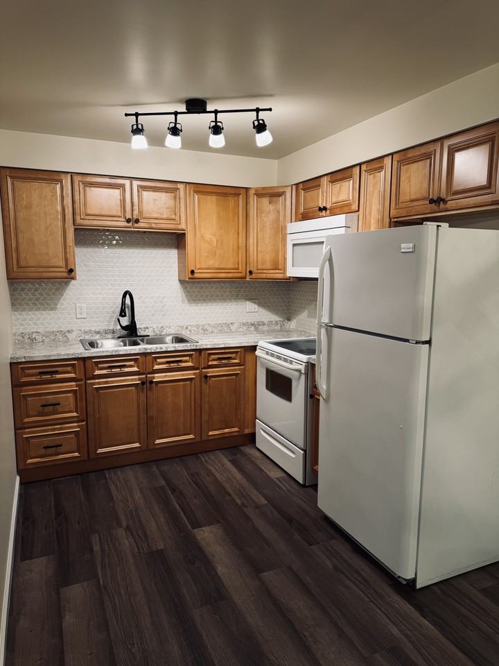 268 Robert Dr #2 - Photo 4 of 13