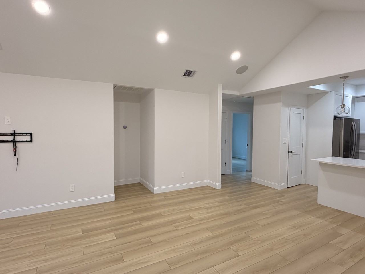 604 E 42nd St #NA - Photo 3 of 19