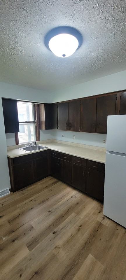 138 Vennum Ave #NA - Photo 4 of 9