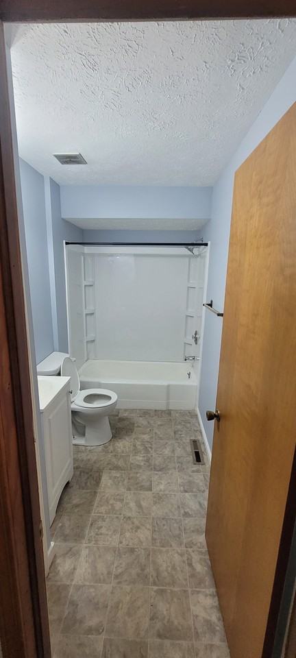 138 Vennum Ave #NA - Photo 5 of 9