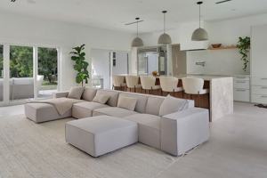 featured image of 800 Nw 9th Ave #NA