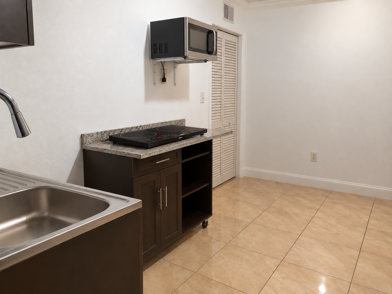 3611 Palm Ave #B - Photo 2 of 10