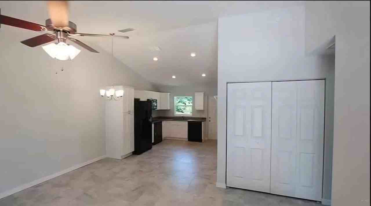 667 Se 28th Pl #667 - Photo 3 of 10