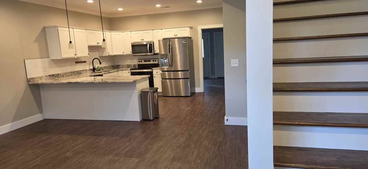 592 Westover Dr Sw #NA - Photo 2 of 18