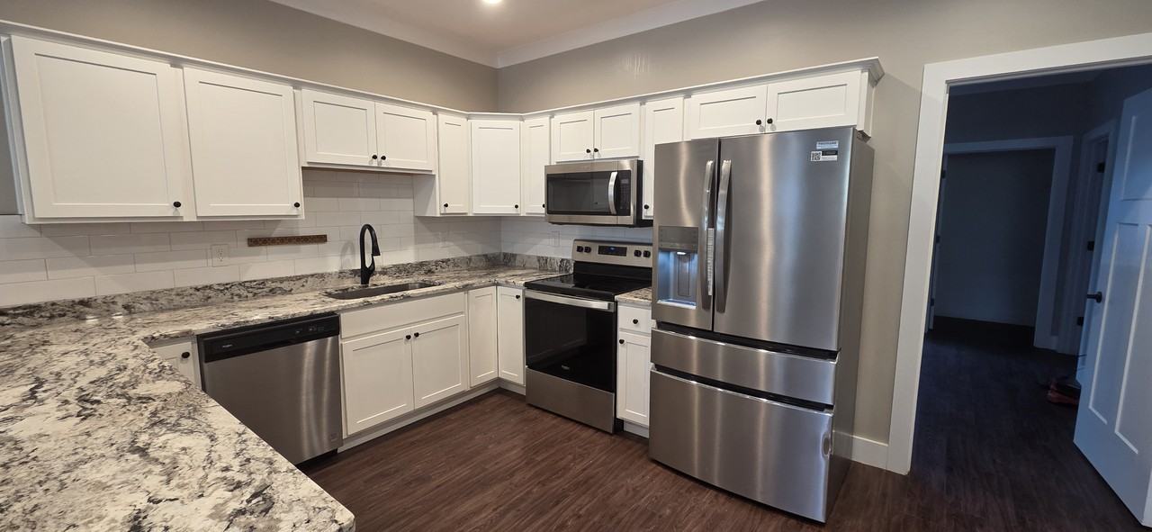 592 Westover Dr Sw #NA - Photo 4 of 18