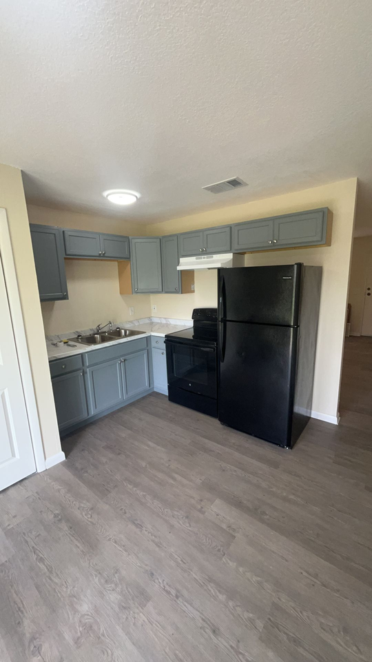 459 Beech Ave - Photo 3 of 7