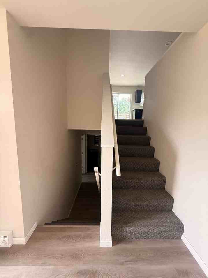 402 Brock Ave - Photo 7 of 13