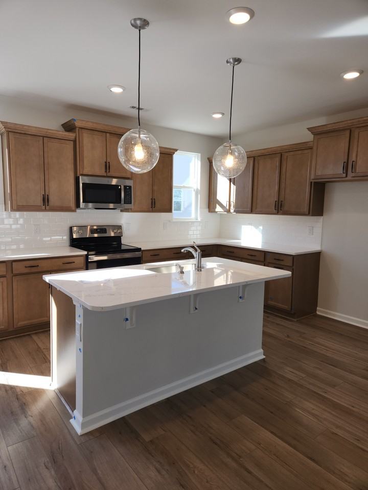 207 Hickory Plains Rd - Photo 3 of 25