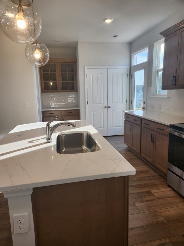 207 Hickory Plains Rd - Photo 4 of 25