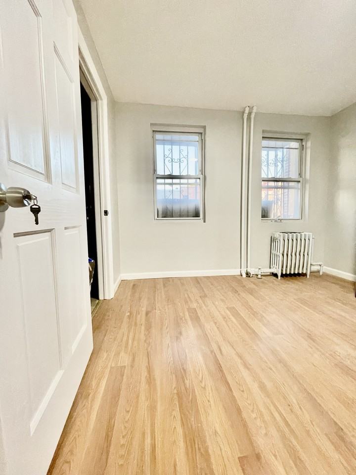 321 53rd St #1stFL - Photo 5 of 5