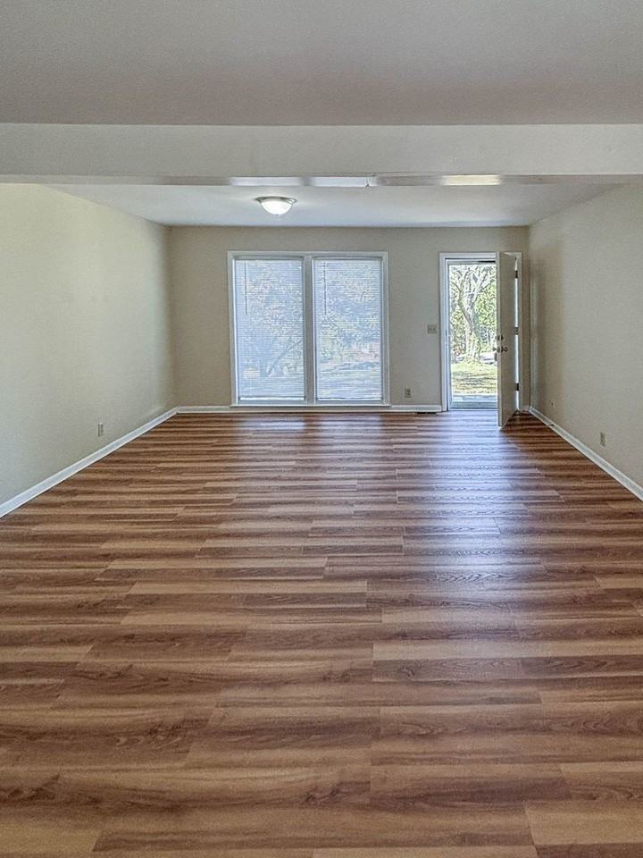 350 Ladybird Dr - Photo 2 of 9