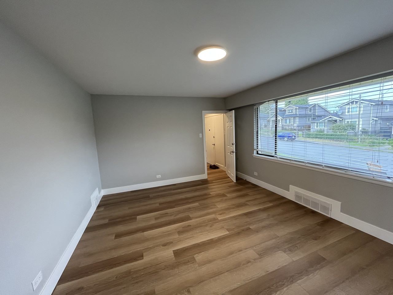 8272 17th Avenue - Photo 5 of 9