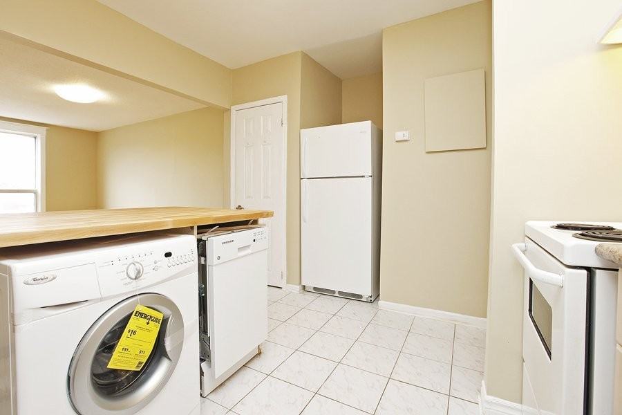 884 Danforth Ave - Photo 6 of 12