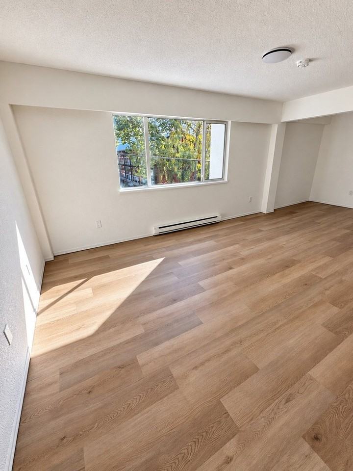 650 Speed Ave - Photo 4 of 9