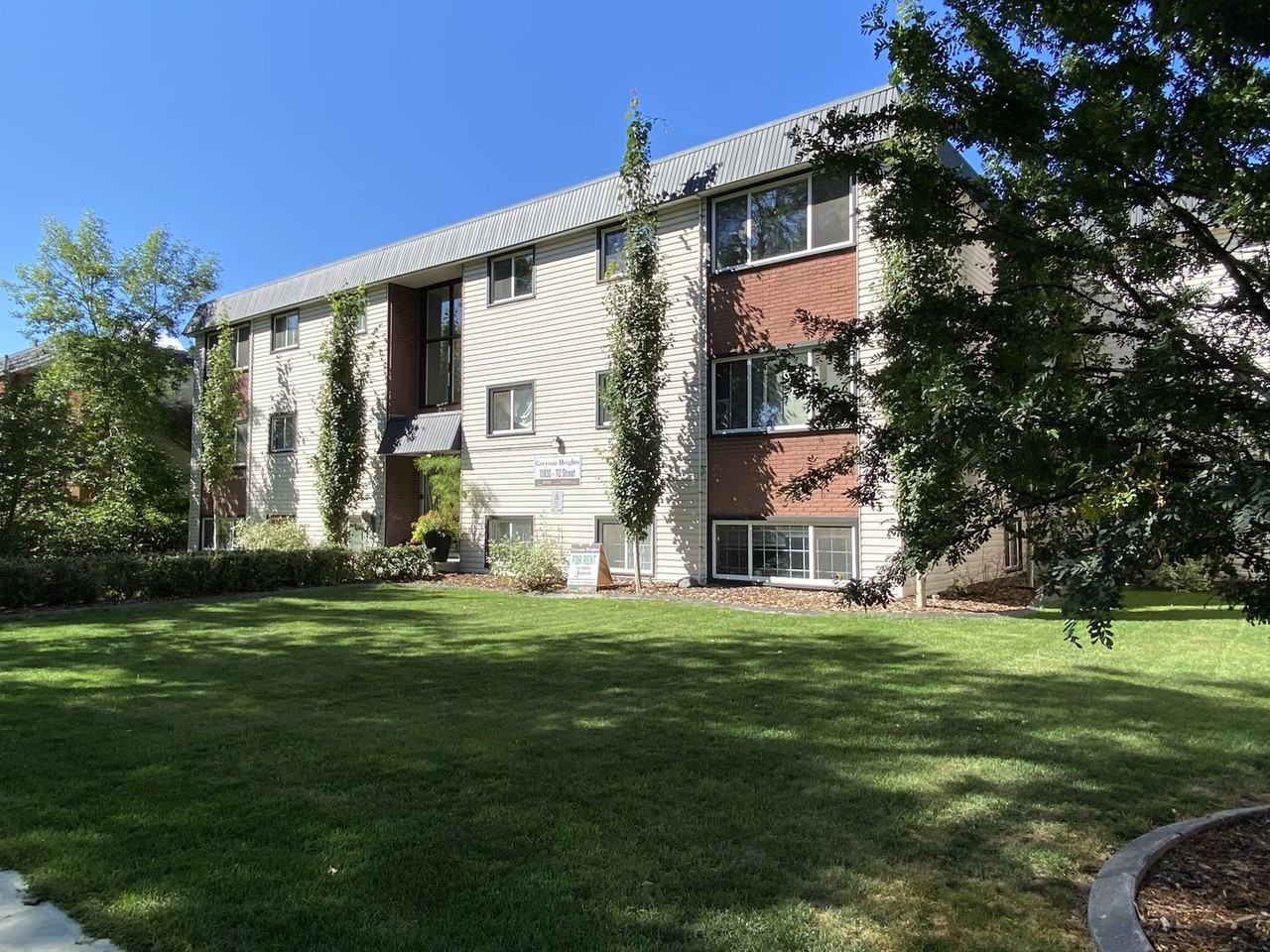 10830 112 St Nw
