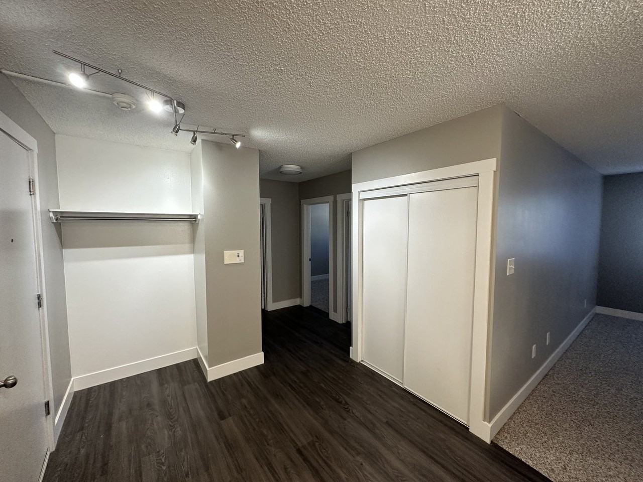 10830 112 St Nw - Photo 3 of 18