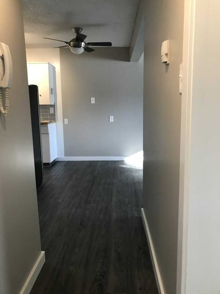 10556 84 Ave Nw - Photo 4 of 12