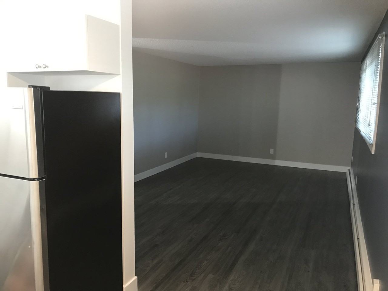 10556 84 Ave Nw - Photo 5 of 12