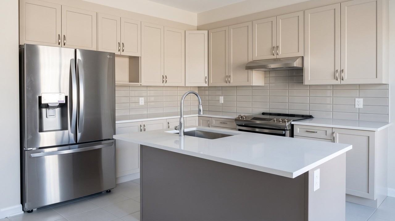 105 Maynooth Crt - Photo 7 of 20