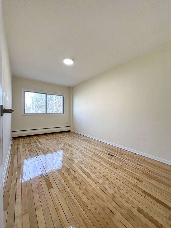 475 Boul Galland - Photo 2 of 8