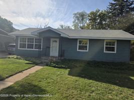 featured image of 105 Park Dr