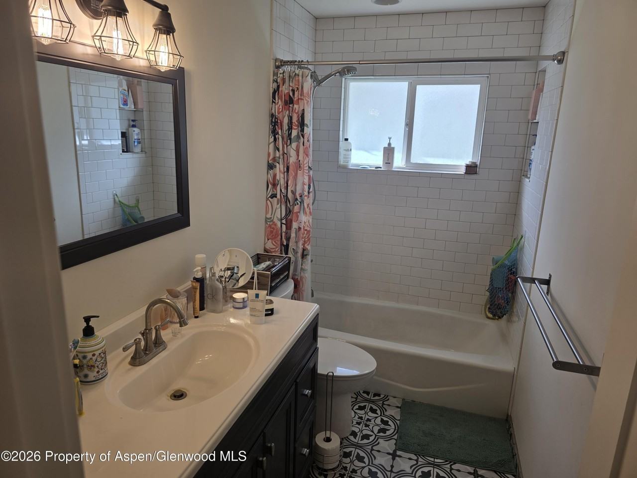 105 Park Dr - Photo 6 of 13