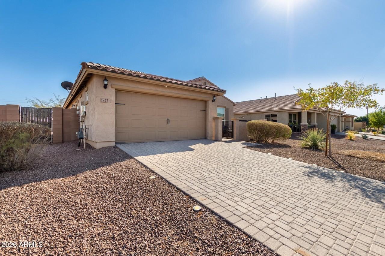 18221 W Pueblo Ave - Photo 2 of 39