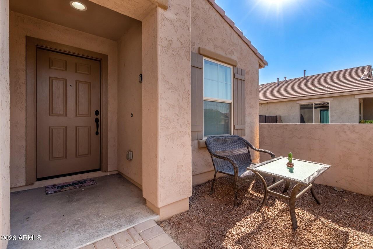 18221 W Pueblo Ave - Photo 3 of 39