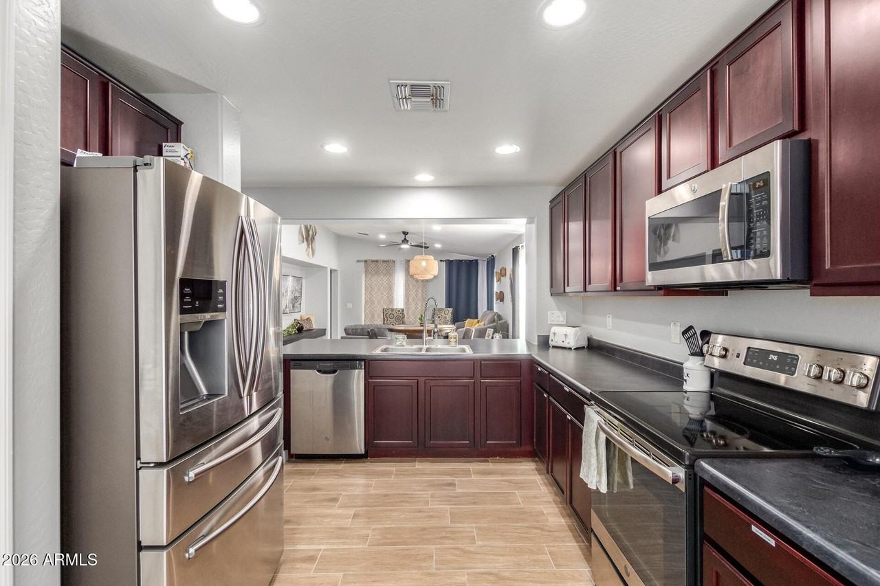 18221 W Pueblo Ave - Photo 5 of 39
