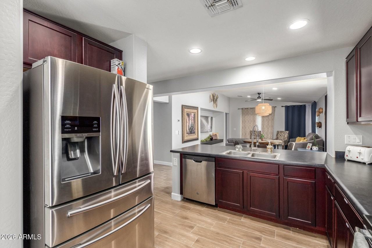 18221 W Pueblo Ave - Photo 6 of 39