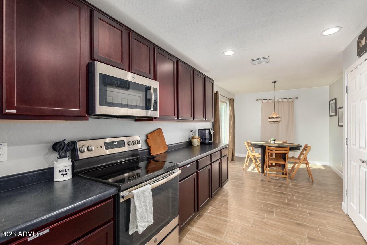 18221 W Pueblo Ave - Photo 7 of 39