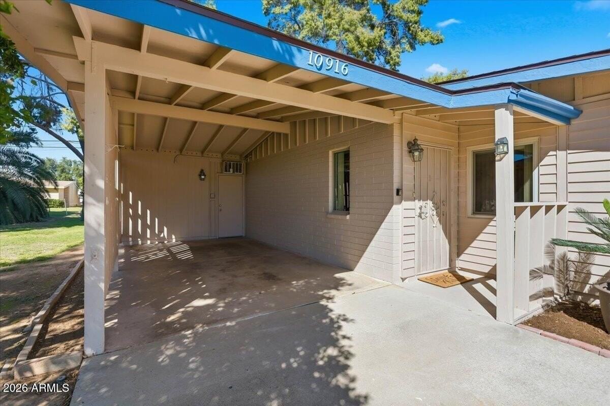 10916 W Peoria Ave - Photo 4 of 30
