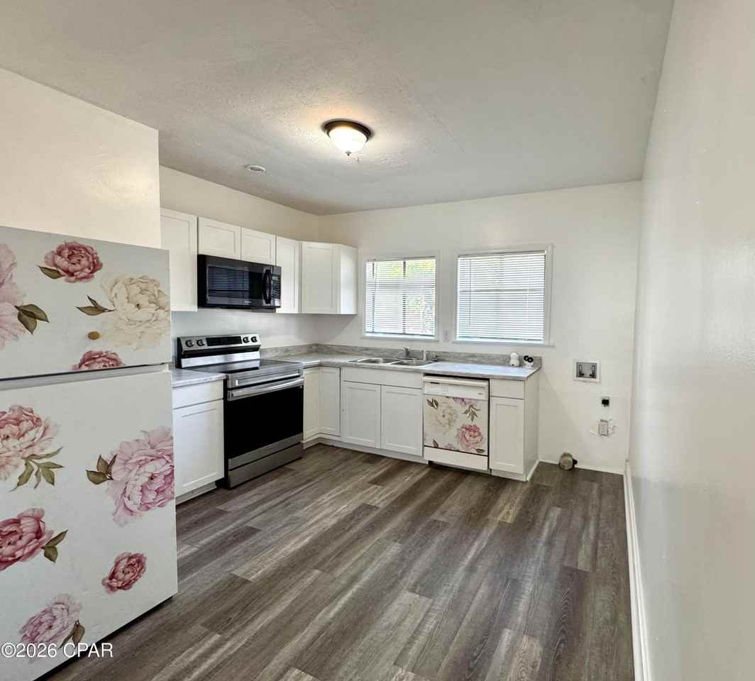 422 Magnolia Ave #1 - Photo 5 of 10